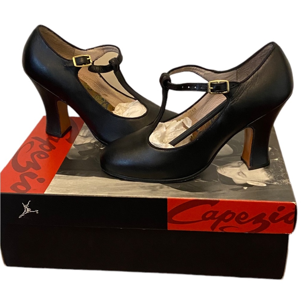 Capezio Women's Black Leather Character Shoe Size 5M NewInBox Paisley k360 heel